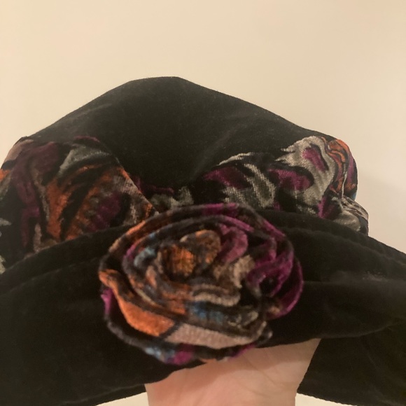 Velvet vintage style hat black/colourful soft and warm - Picture 5 of 10